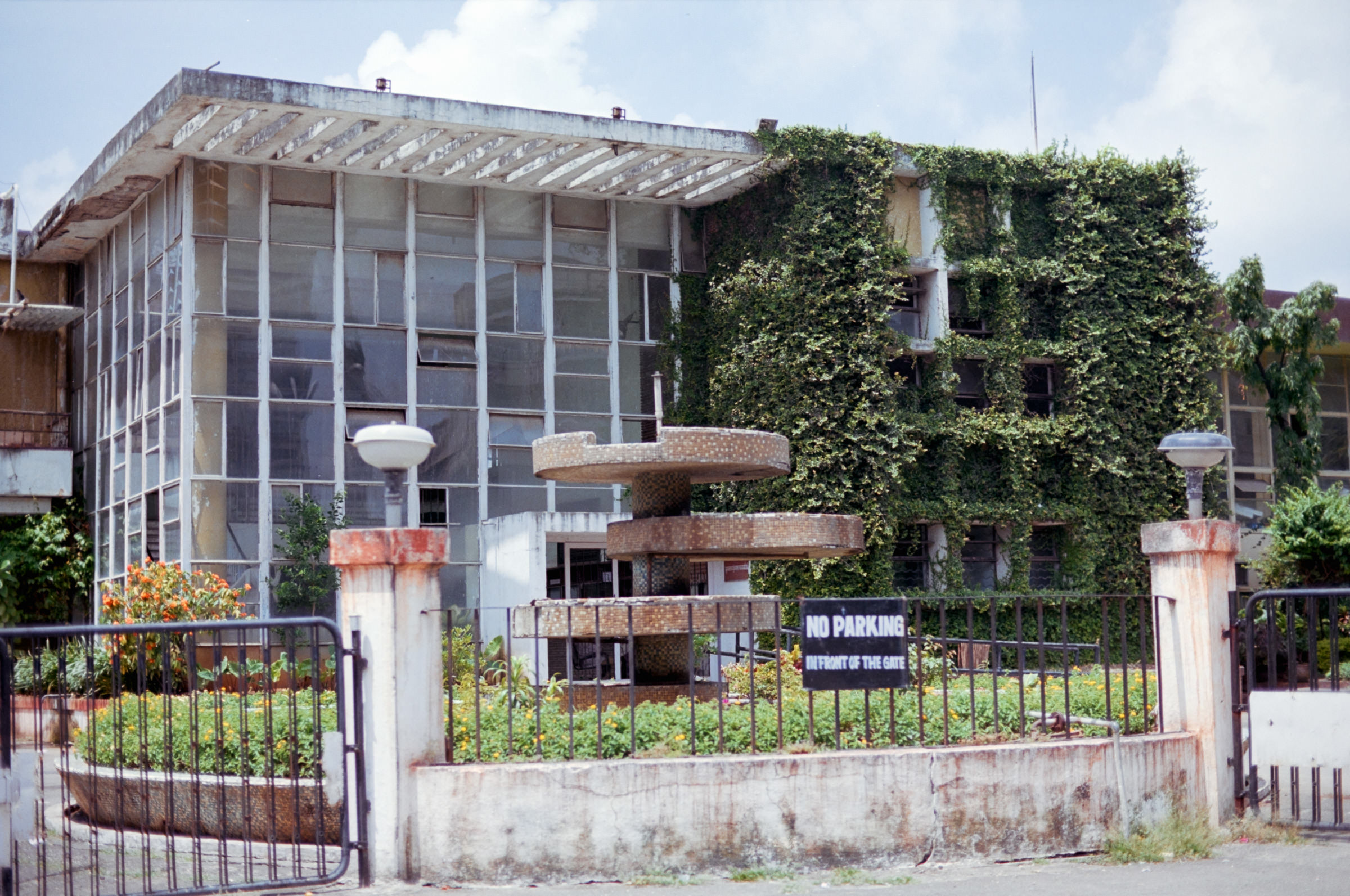 AHP F2004 09 002 sc250526 img32 NLP